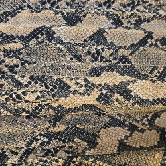 H&M Midi Snake-primt pleated flowy skirt - Picture 3 of 8